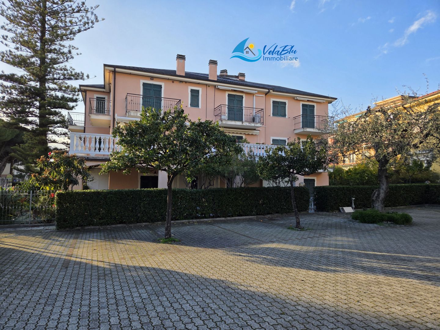 AD UN PASSO DAL BLU | Cervo (IM) - Bilocale con portico e giardino