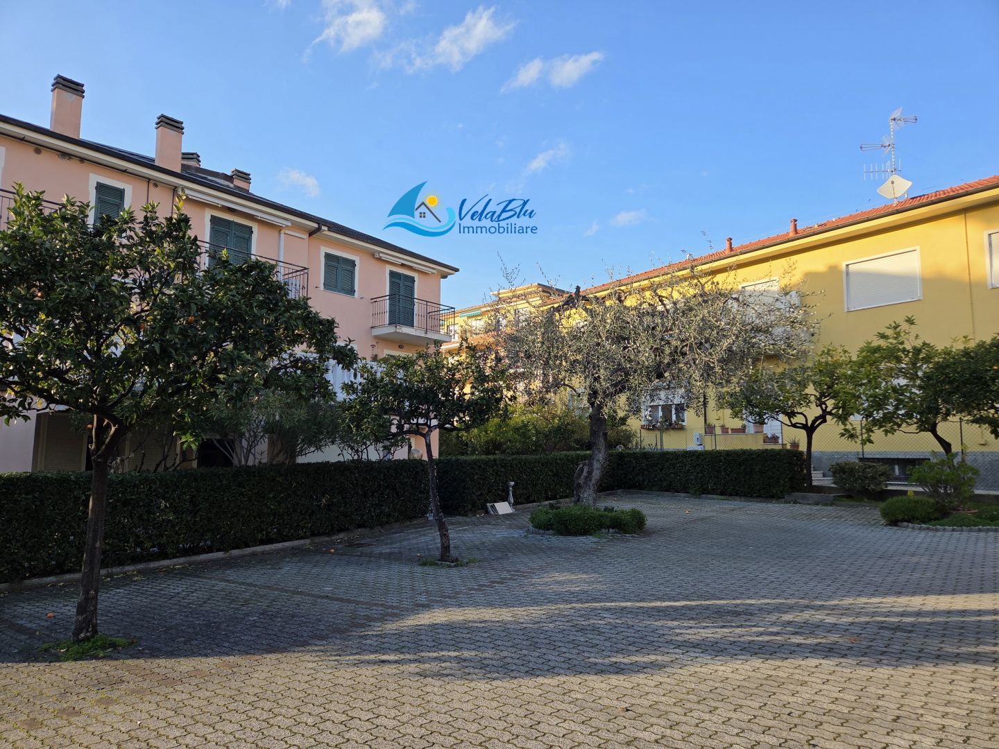 AD UN PASSO DAL BLU | Cervo (IM) - Bilocale con portico e giardino