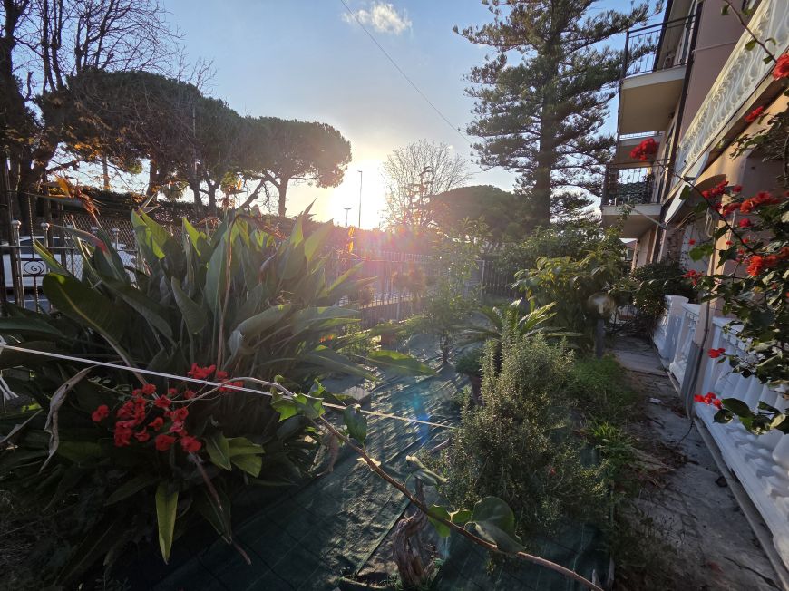 AD UN PASSO DAL BLU | Cervo (IM) - Bilocale con portico e giardino