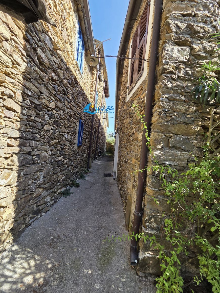 IL RIFUGIO TRA I VIGNETI | Ranzo (IM) - Terratetto unifamiliare